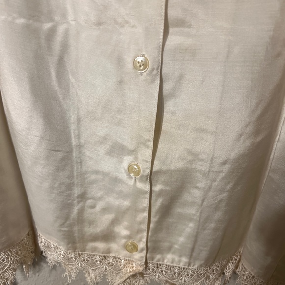 Vintage Carry Back Ltd 100% Silk Blouse with Lace Front & Button Back Size 13/14 - Picture 11 of 11